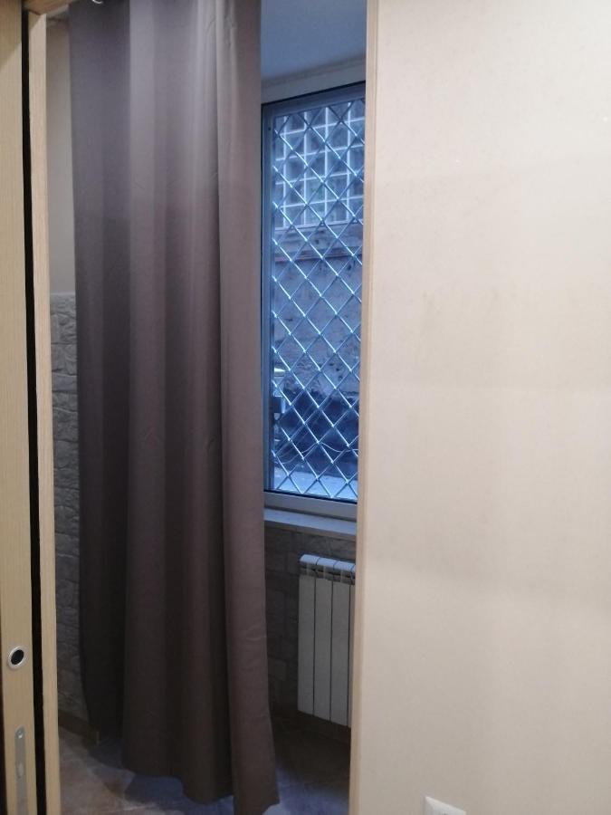Ad Un Passo Dal Duomo "2" Apartment Наполи Екстериор снимка
