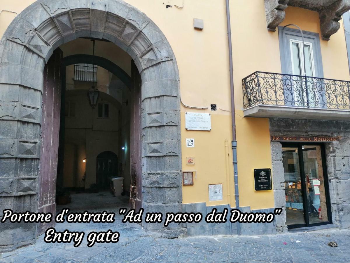 Ad Un Passo Dal Duomo "2" Apartment Наполи Екстериор снимка