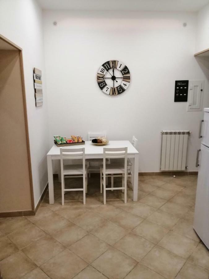 Ad Un Passo Dal Duomo "2" Apartment Наполи Екстериор снимка