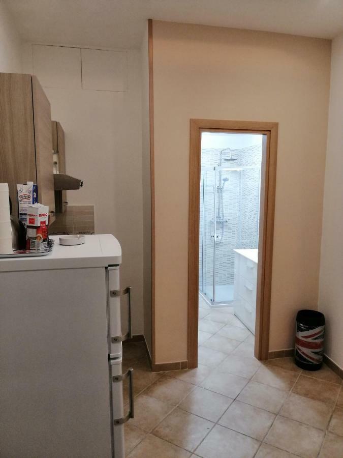 Ad Un Passo Dal Duomo "2" Apartment Наполи Екстериор снимка