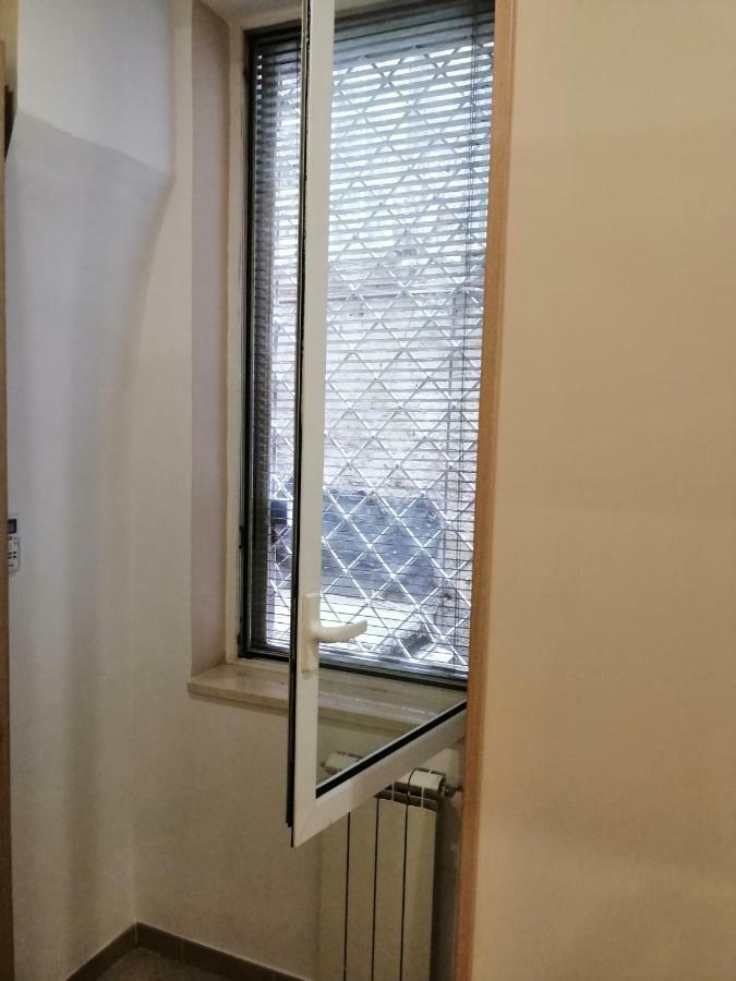Ad Un Passo Dal Duomo "2" Apartment Наполи Екстериор снимка